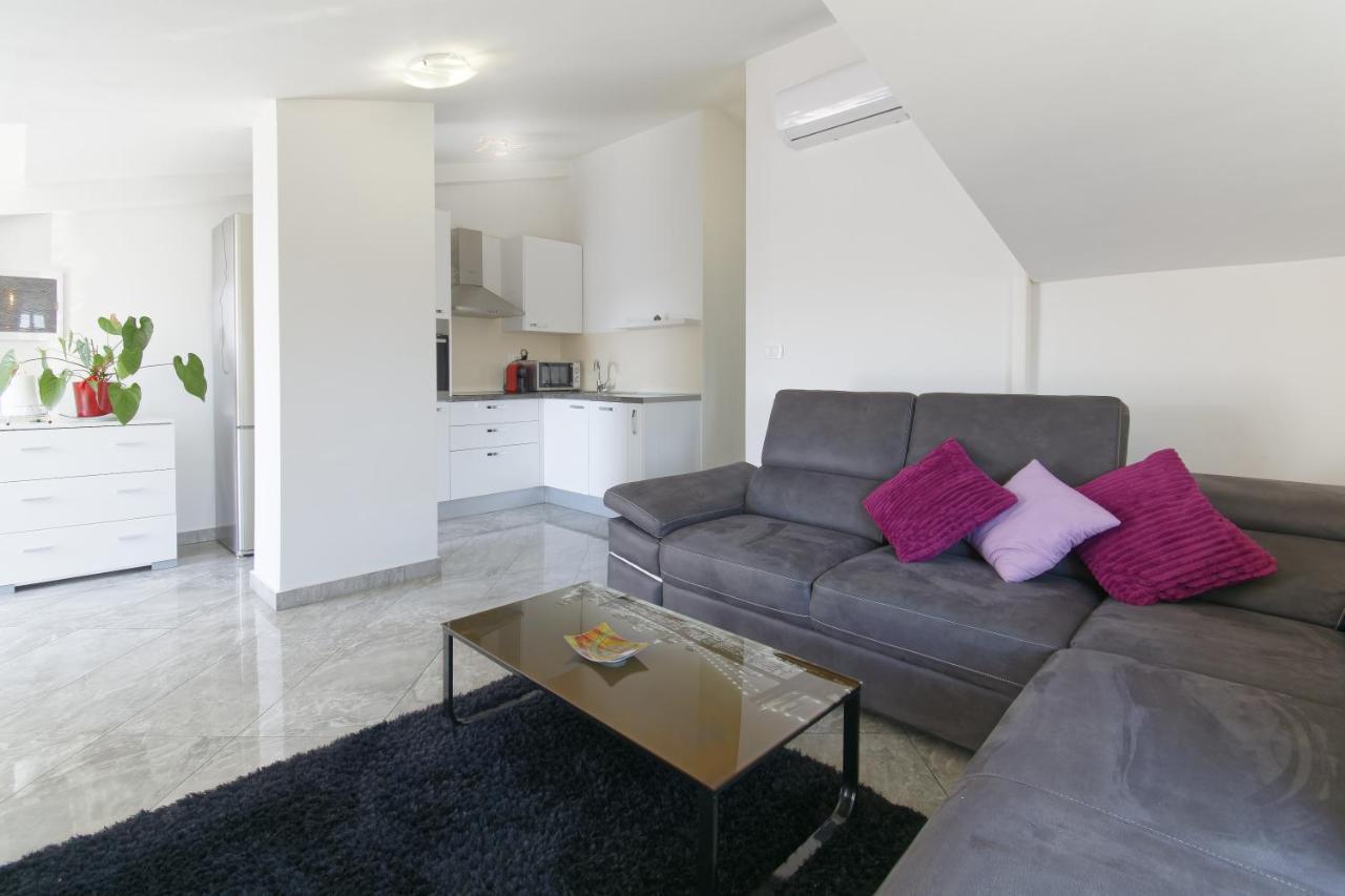 Apartments Goran By Rent Istria Umag Eksteriør billede