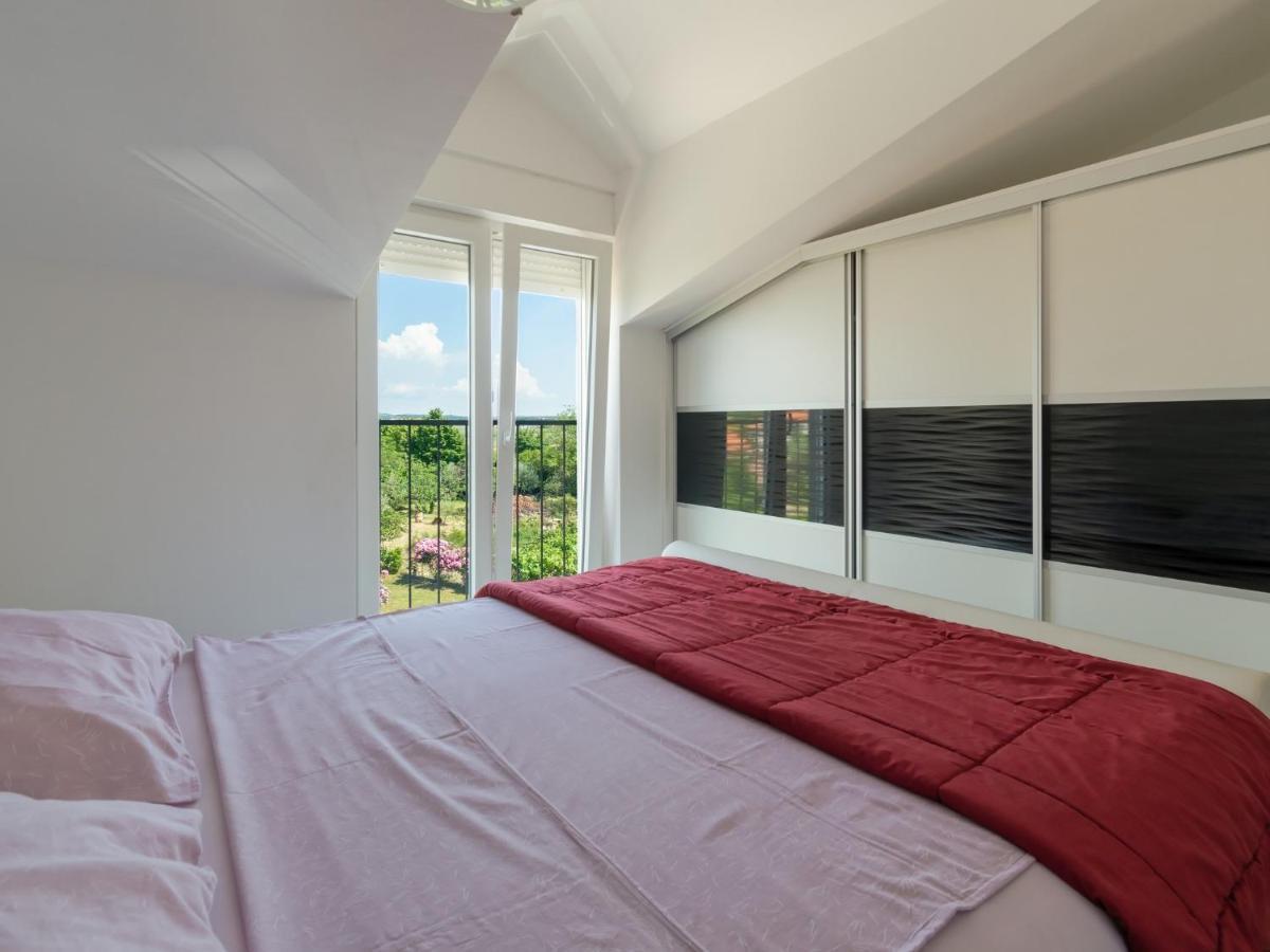 Apartments Goran By Rent Istria Umag Eksteriør billede